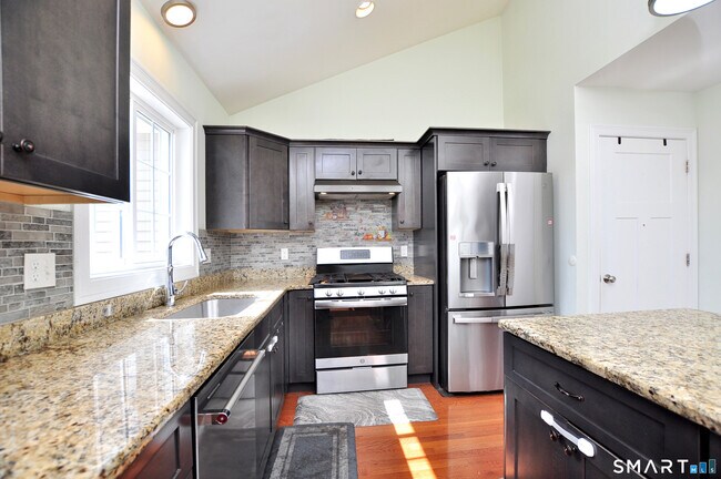 Building Photo - 103 Old Village Cir
