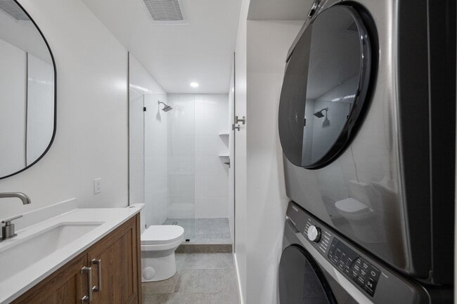 Building Photo - Affordable Housing San Diego This is an attached ADU 1 bed /1 bath Gorgeous Home w Laundry + A/C