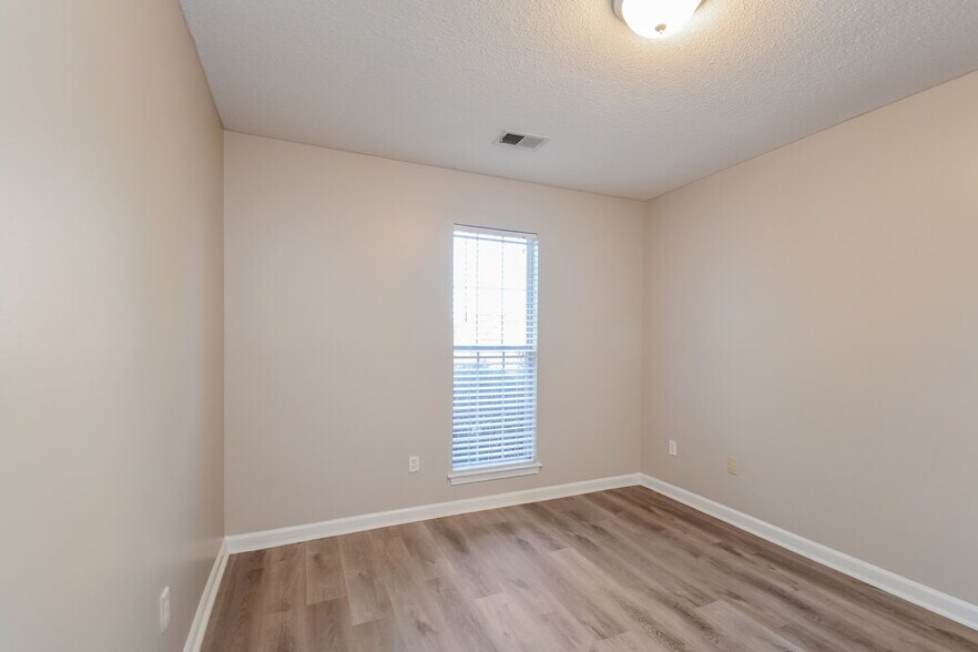 Building Photo - 2829 Russum Dr