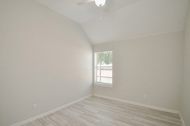 Building Photo - 20211 Canyon Ridge Ct