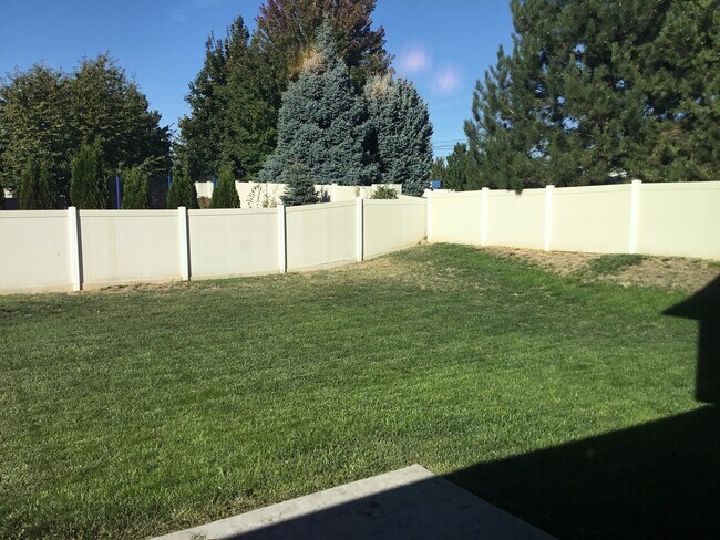 Building Photo - Beautiful & Spacious Four Bedroom Meridian Home!!!