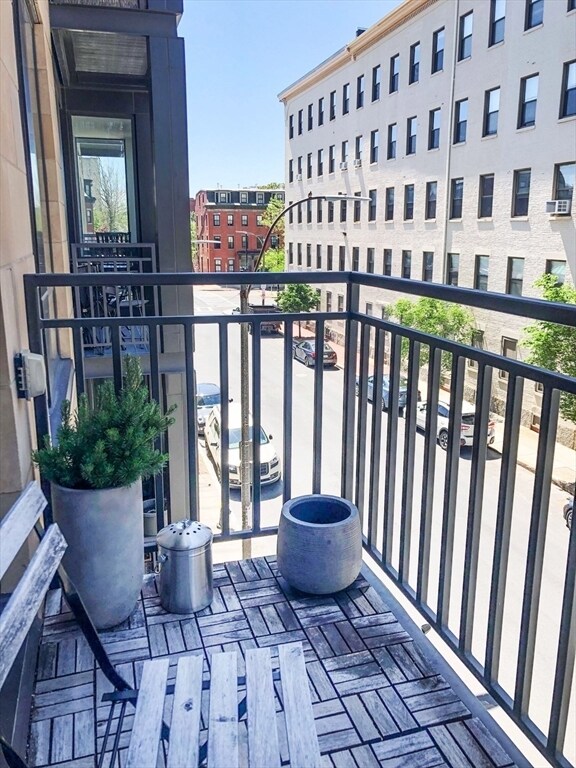 Building Photo - 257 Northampton St