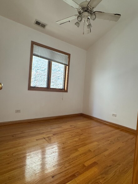 Building Photo - 3714 S Hermitage Ave