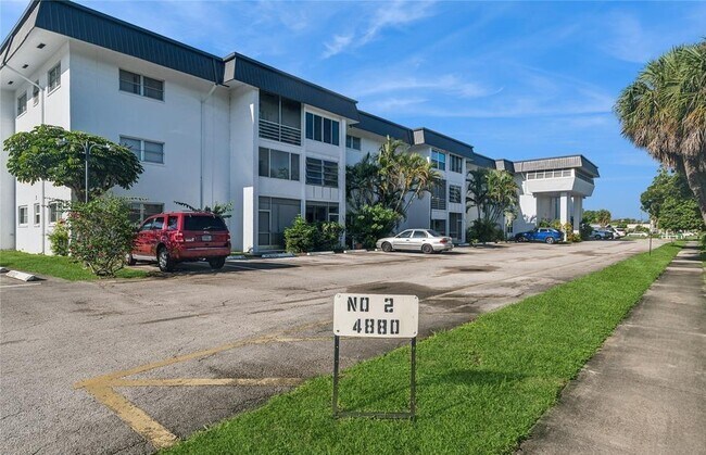 Building Photo - 4880 NW 22nd St