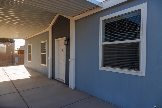 Building Photo - 10424 Mohave Trail