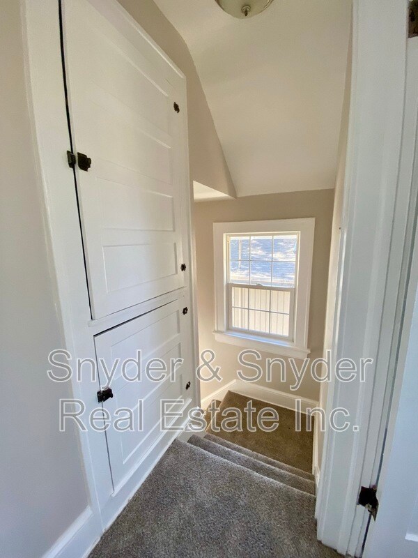 Building Photo - 623 Doris Ave