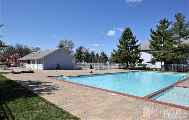 Building Photo - 1016 Aspen Dr