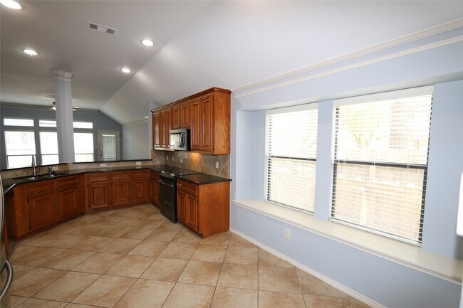 Building Photo - 11031 Anilu Dr