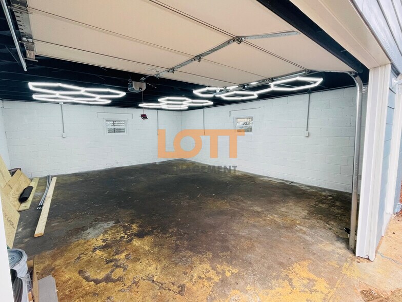 Building Photo - 603 Cedar Lane Rd