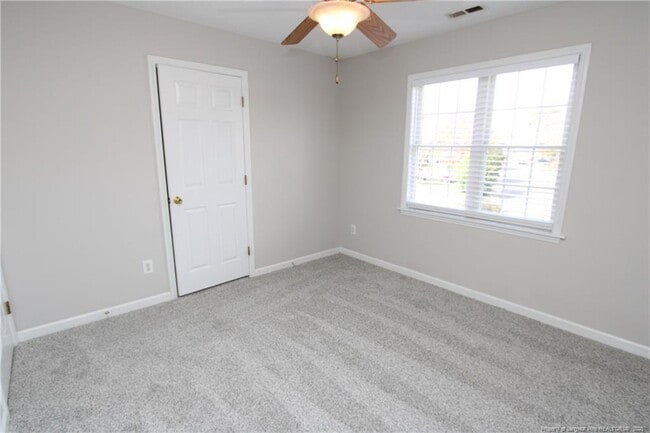 Building Photo - 101 Lake Meadow Dr