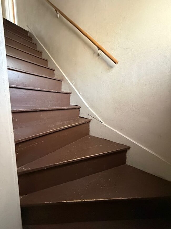 Building Photo - House for Rent 3 BR / 1 BA