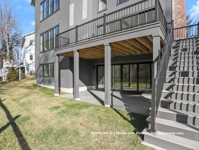 Building Photo - 14 White Barns Ln