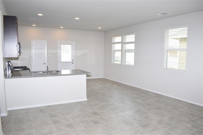 Building Photo - 117 Keltic Dr