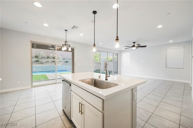 Building Photo - 27 Santo Mio Ct