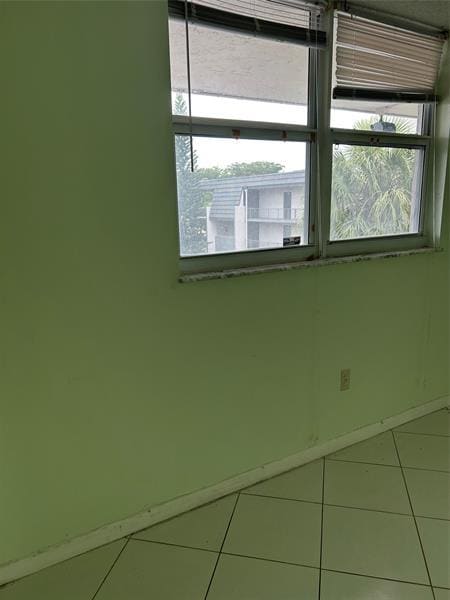 Building Photo - 9100 Lime Bay Blvd