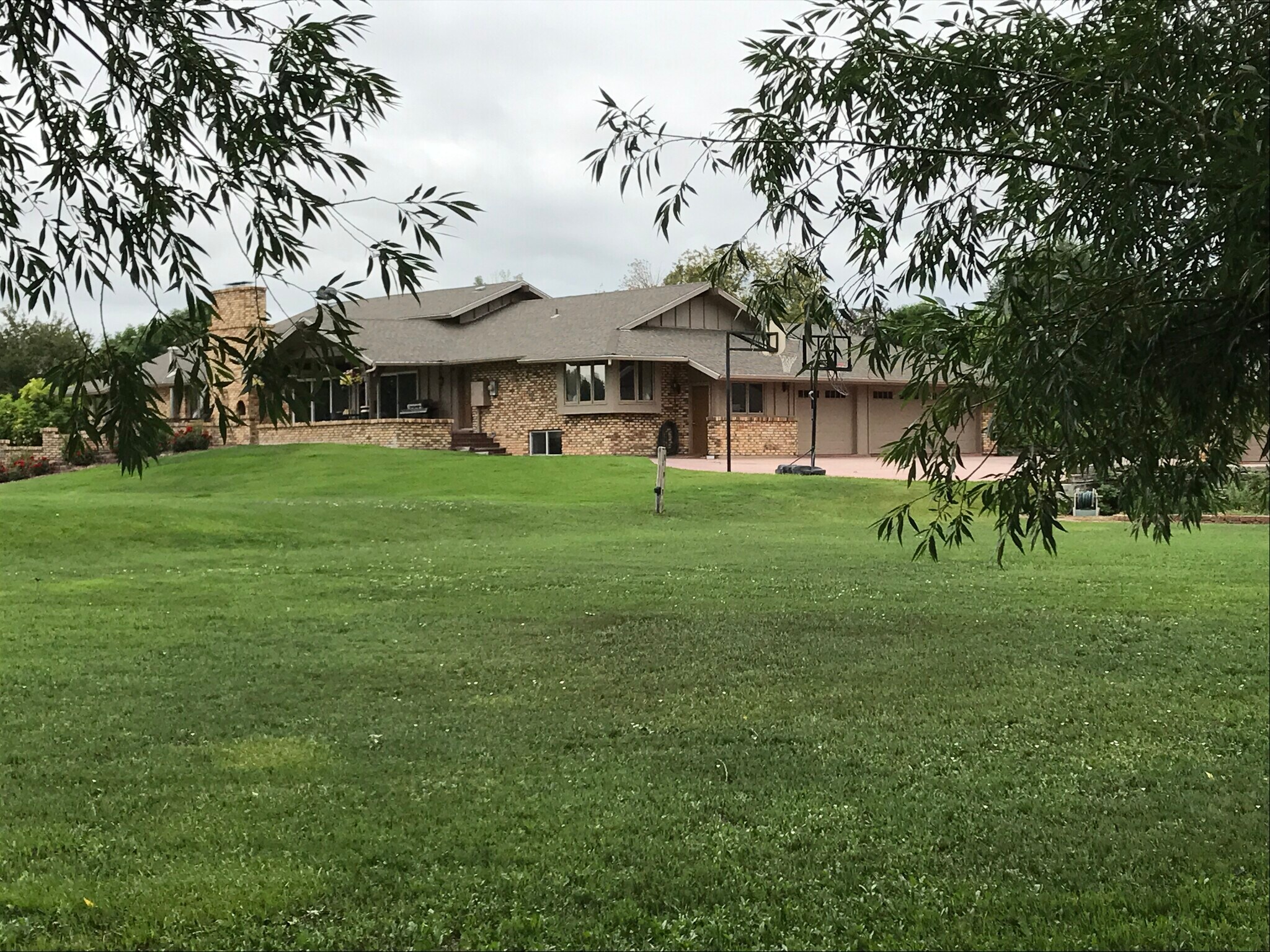 Building Photo - 1002 Creek Ct