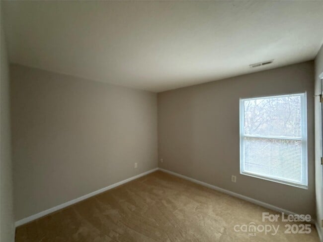 Building Photo - 1323 Winding Branch Ct