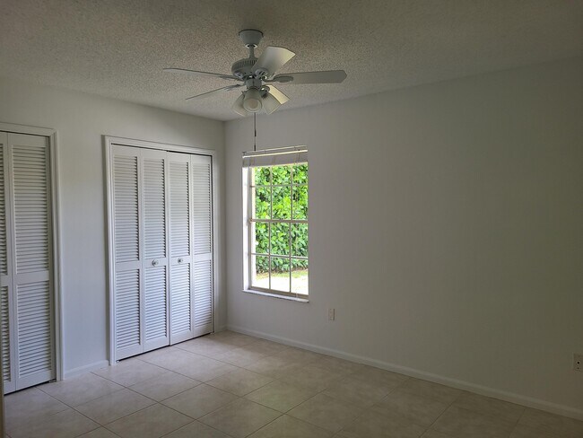 Building Photo - 10758 Cypress Bend Dr