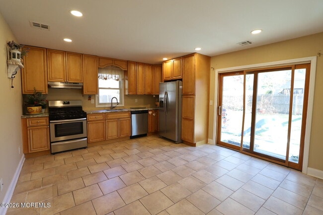 Building Photo - 1540 Birmingham Ave