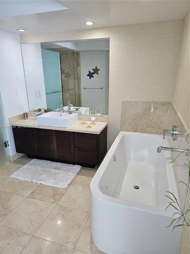 Building Photo - 150 Sunny Isles Blvd