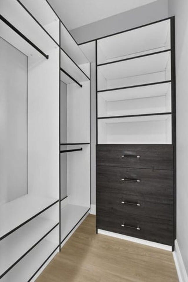 Building Photo - 2162 Stotesbury Way