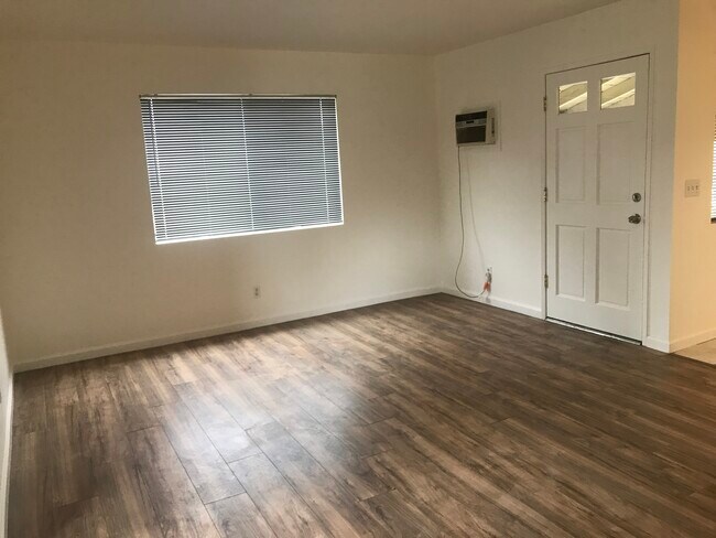 Building Photo - 10912 Rincon St