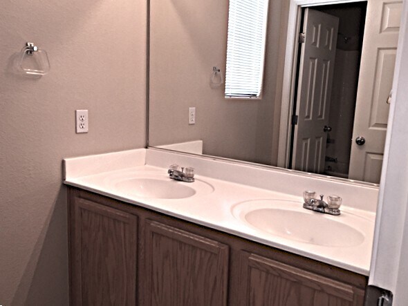 Building Photo - 8440 Walker Gardens Pl