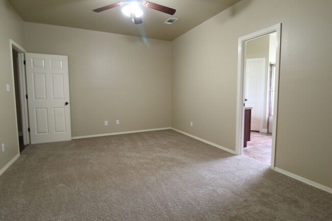 Building Photo - designed for comfort : 3 Bedroom 2 Bath