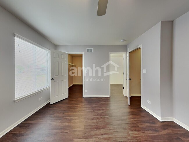 Building Photo - 528 Alyssa St