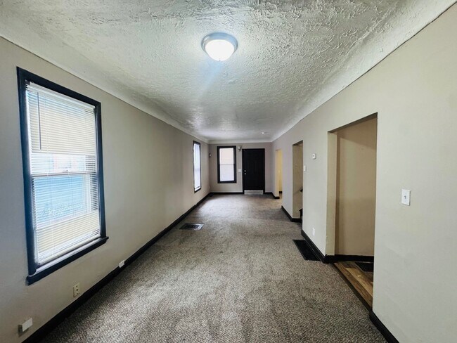 Building Photo - 10630 Kimberly Ave