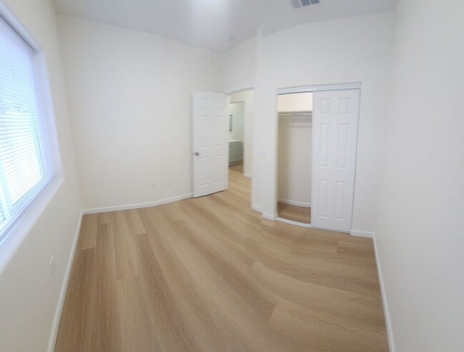Building Photo - 556-556 Foothill Blvd