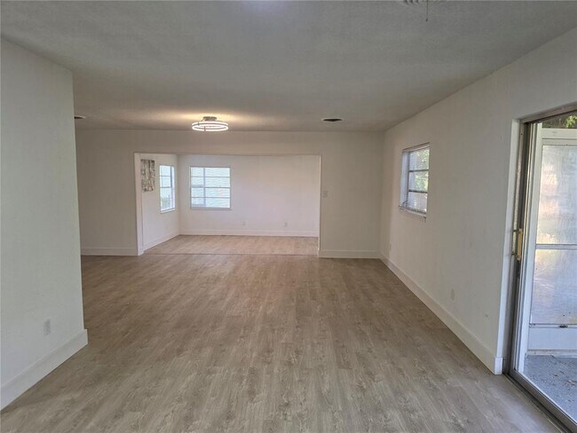 Building Photo - 640 Westward Cir
