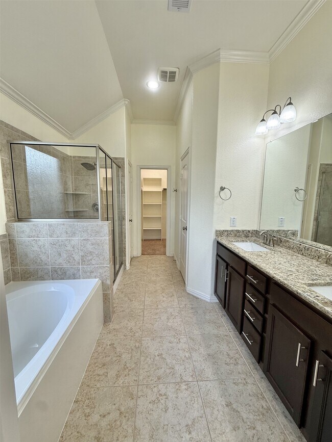 Building Photo - 2704 Camden Hills Ln