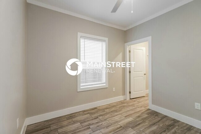 Building Photo - 4 Bedroom Pet-Friendly Home in Houston, TX with Main Street Renewal