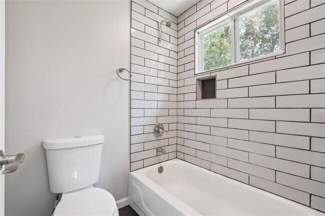 Building Photo - 5320 Kelleys Creek Dr