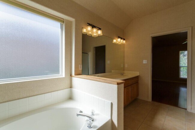 Building Photo - 1101 Cimarron Ct