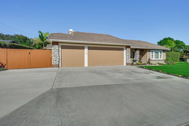 Building Photo - 1519 Via Hacienda