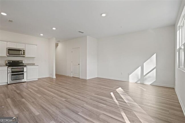 Building Photo - 541 Magnolia Cir