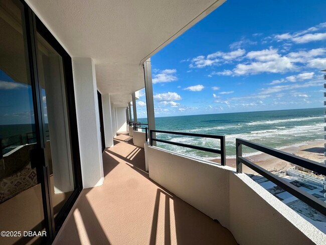 Building Photo - 2828 N Atlantic Ave