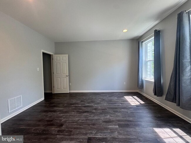 Building Photo - 148 Grissom Dr