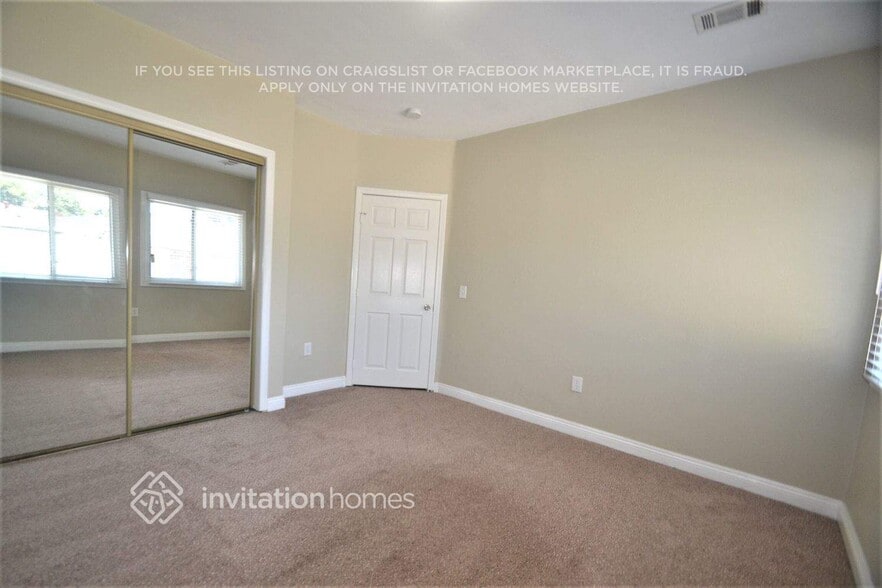 Building Photo - 11452 Hadley St