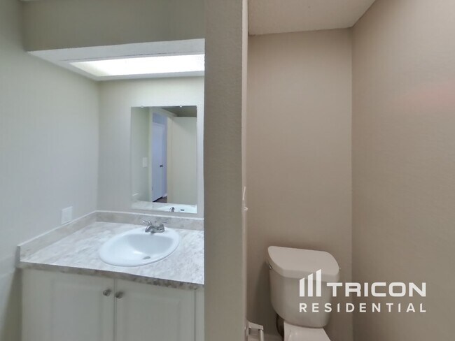 Building Photo - 2813 Whitehurst Dr