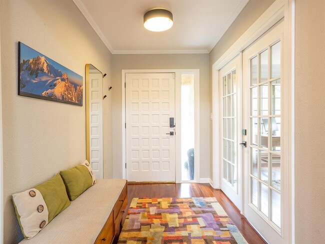 Building Photo - 2110 Wychwood Dr