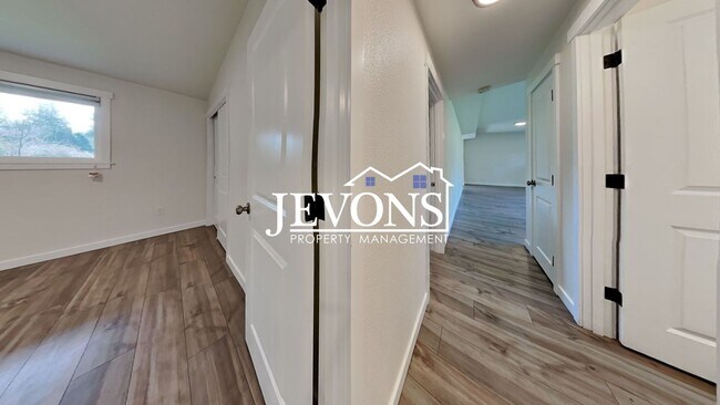 Building Photo - 19019 SE 164Th St Renton, WA 98058