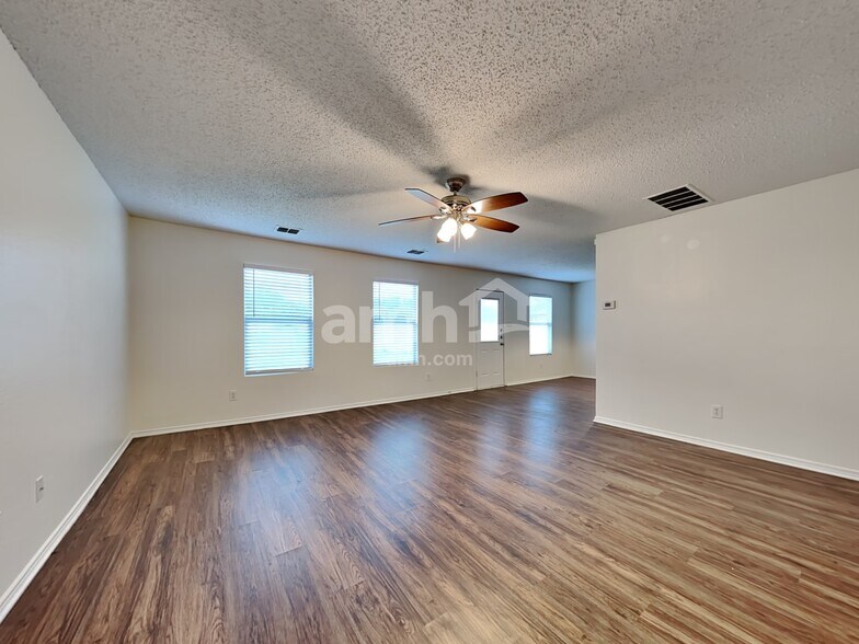 Building Photo - 6616 Waterhill Ln