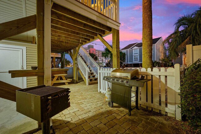 Building Photo - 113A S Yaupon Dr