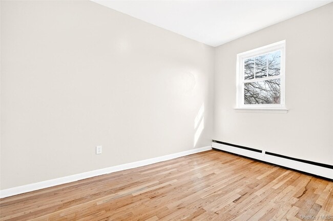 Building Photo - 3615 Eastchester Rd