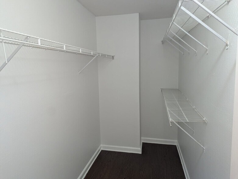 Building Photo - 932 Patty Cove