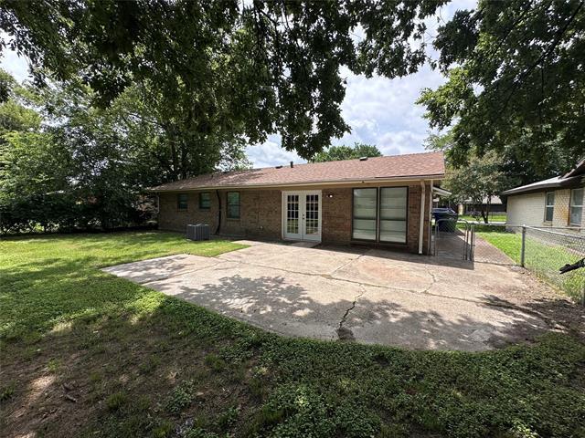 Building Photo - 12417 Spring Branch Dr