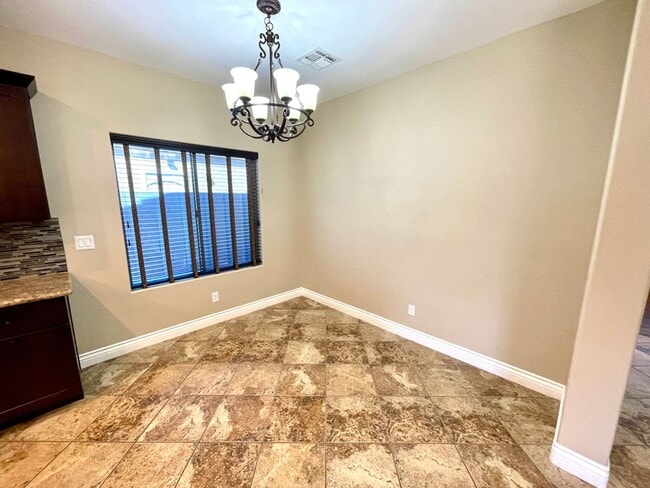 Building Photo - Elegant 3 Bedroom, 2 bathroom Home in Legacy Ranch Neighborhood in Central Kingman!